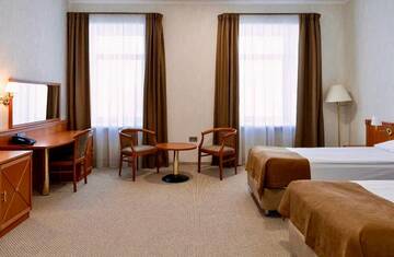 Улучшенный двухместный номер с 2 отдельными кроватями в Гостинице Таврическая